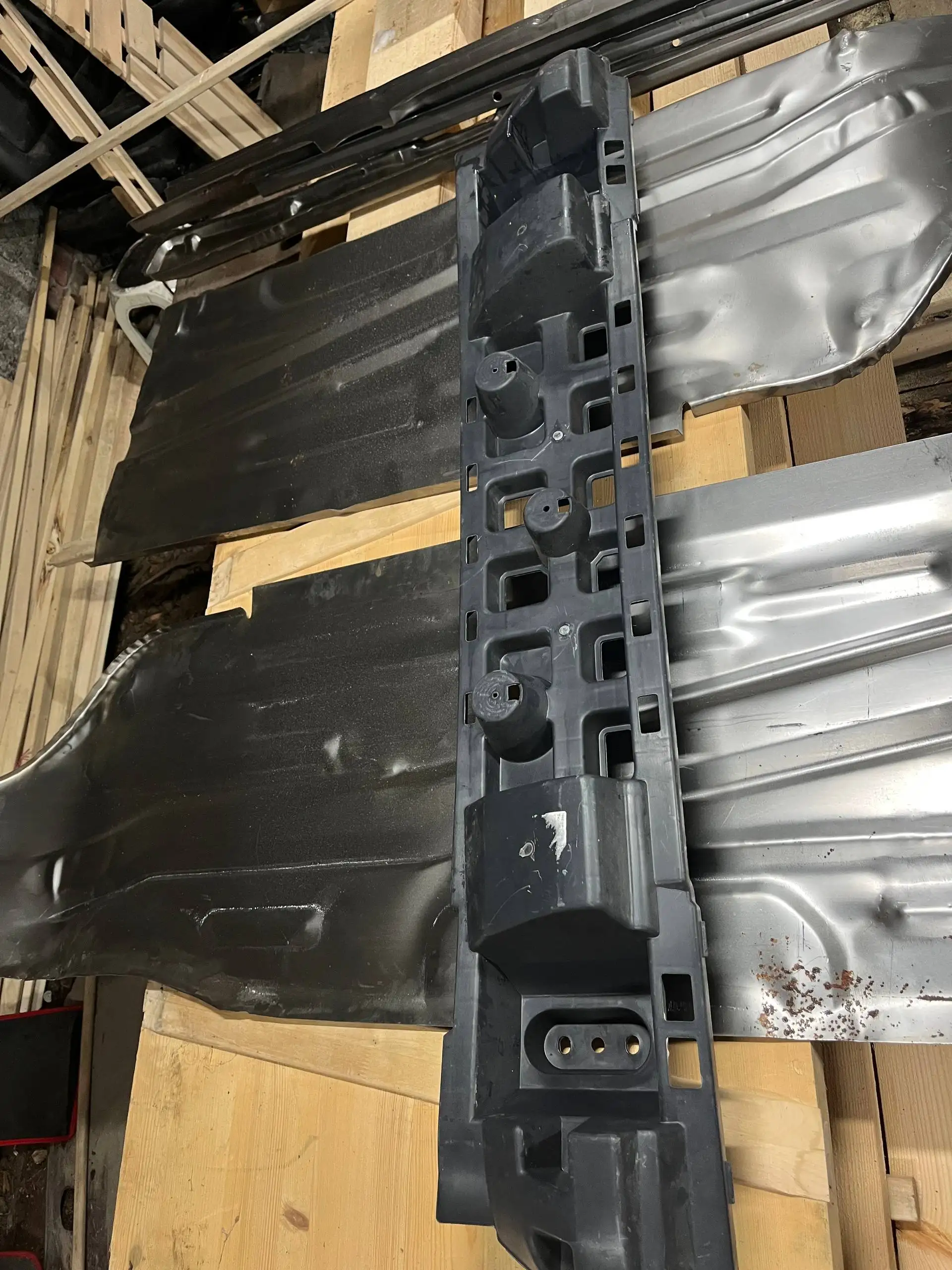 Бампер и усилитель для ВАЗ Приора/2115 - Автозапчасти для ВАЗ (Запчасти) в Йошкар-Ола