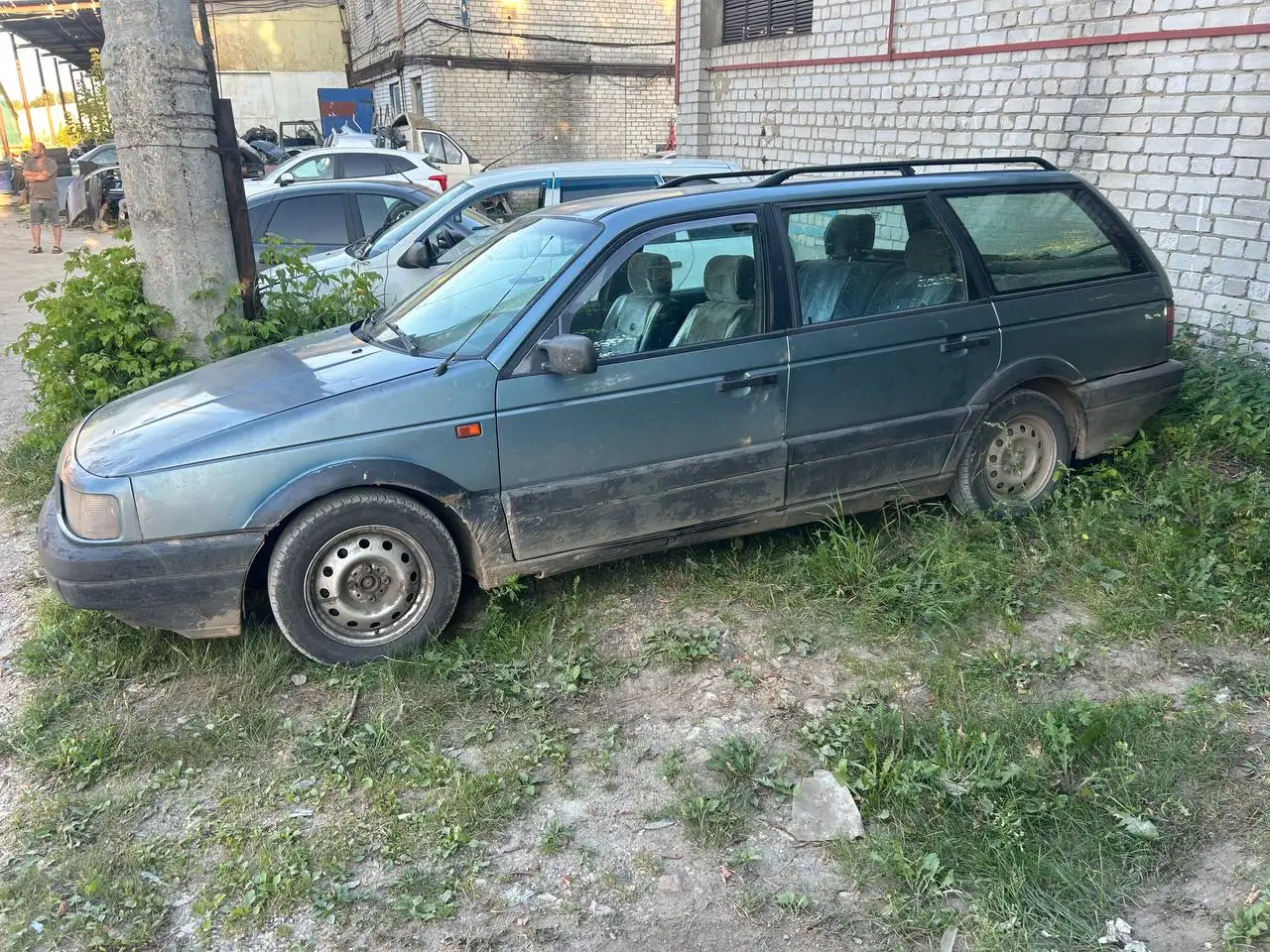 Автомобиль с мотором 1.8 и кондиционером - Легковые автомобили (Авто) в Йошкар-Ола