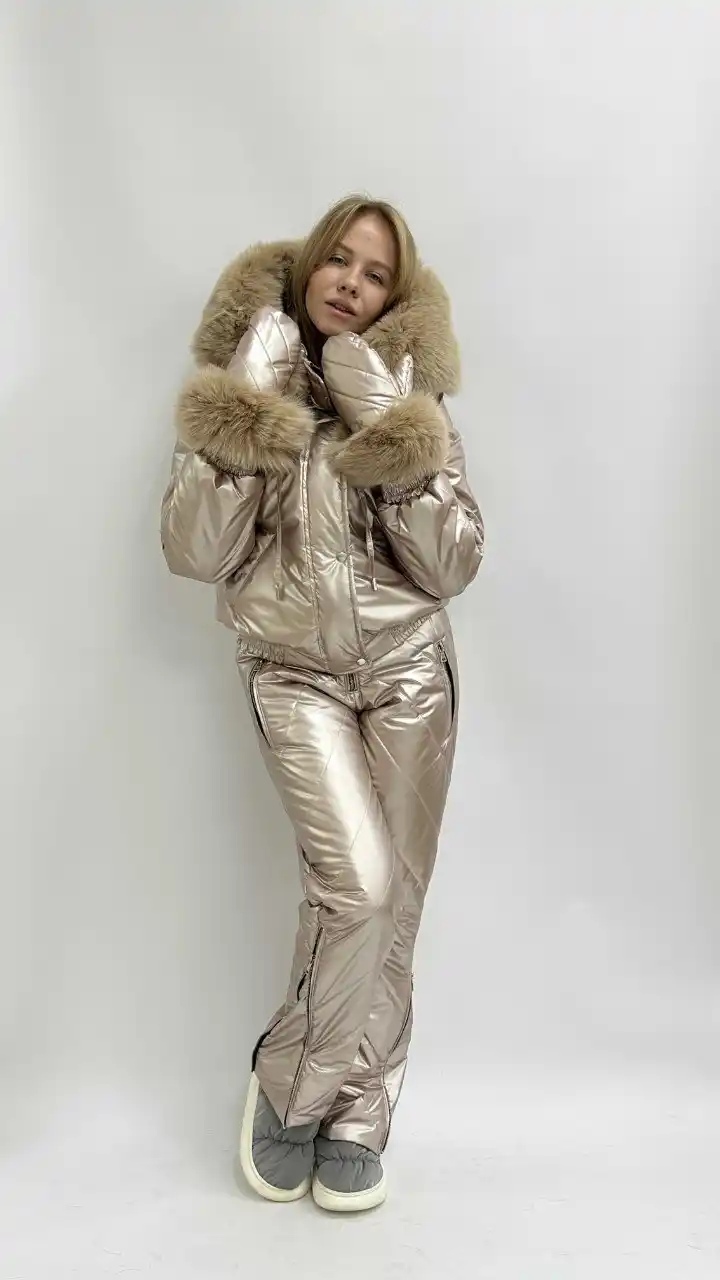 Зимний костюм двойка с рукавицами