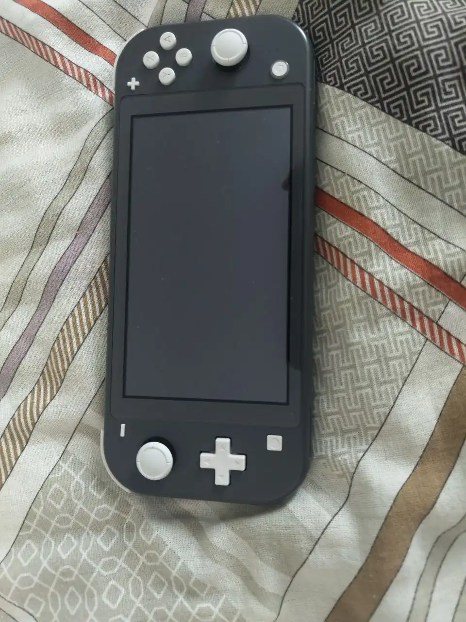 Продажа Nintendo Switch Lite с играми и аксессуарами