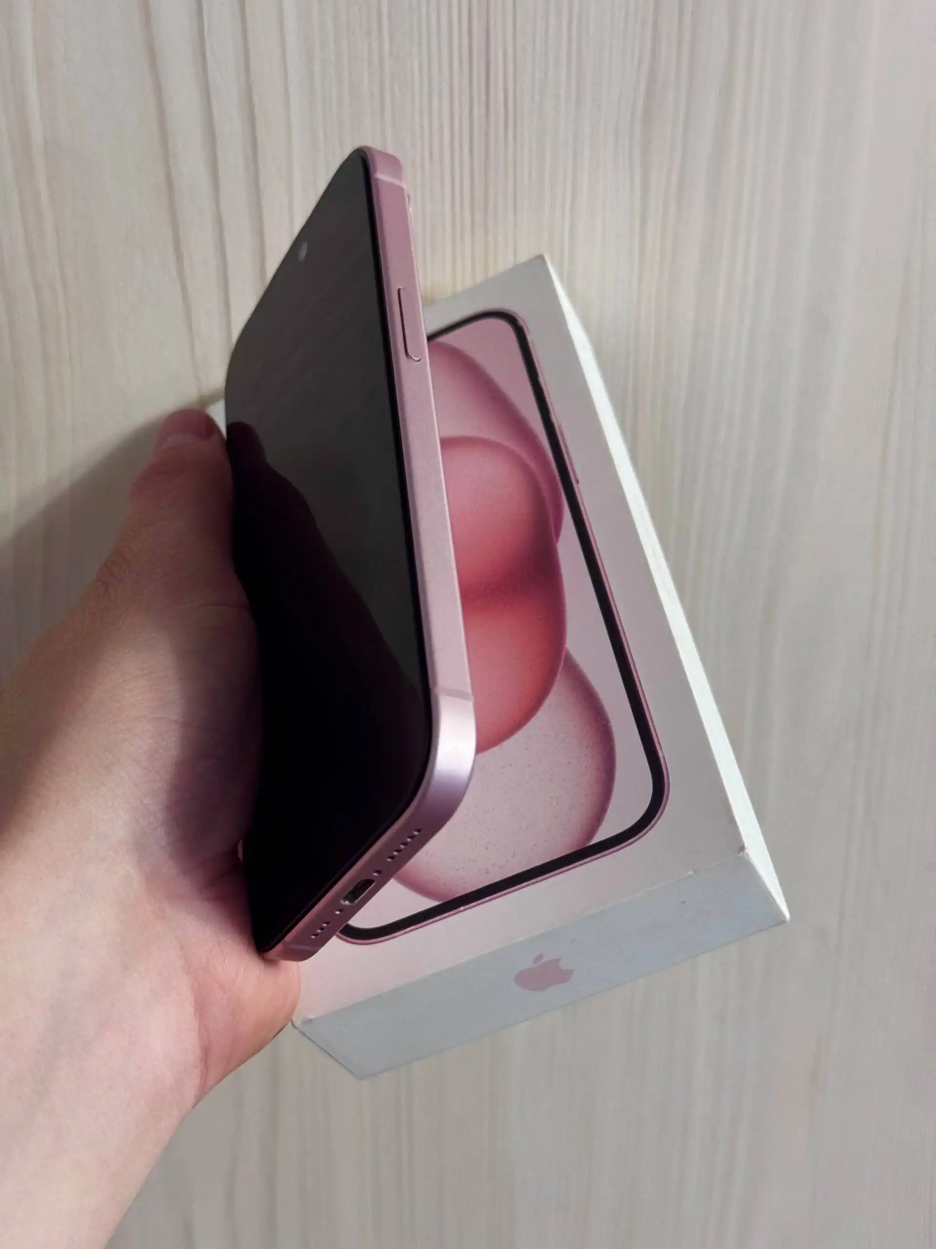 iPhone 15 в идеальном состоянии
