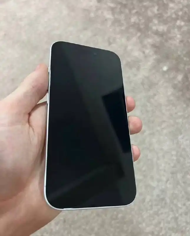 Продаю iPhone 16 128 ГБ