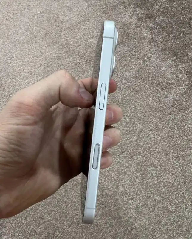 Продаю iPhone 16 128 ГБ