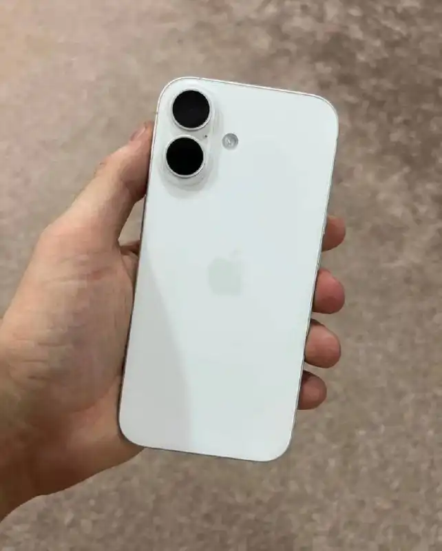 Продаю iPhone 16 128 ГБ