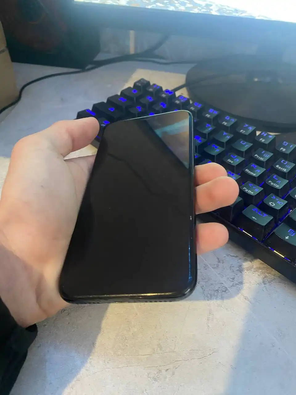 Продам IPhone X 64gb