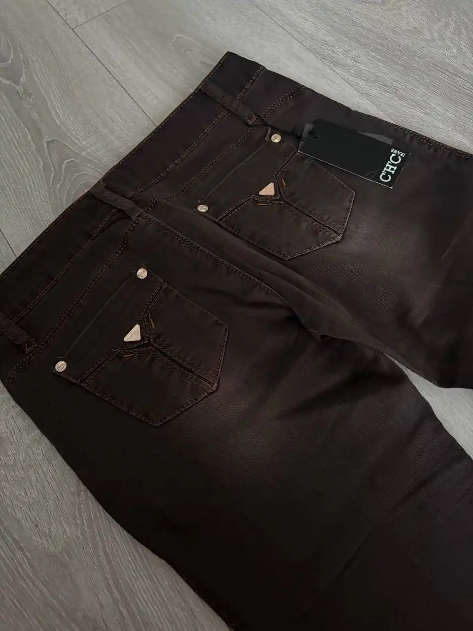 Продажа новых джинсов с биркой