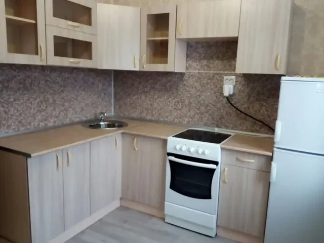 Сдам 3-комнатную квартиру на Докучаево - Коммерческая недвижимость в Барнаул