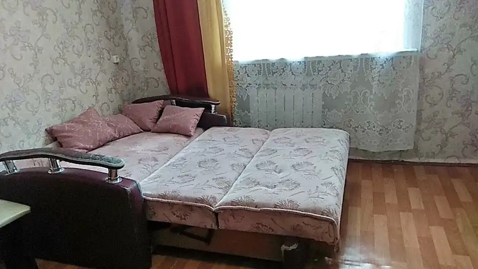 Аренда 2-х комнатного дома с мебелью в центре Барнаула - Аренда жилья (Недвижимость) в Барнаул