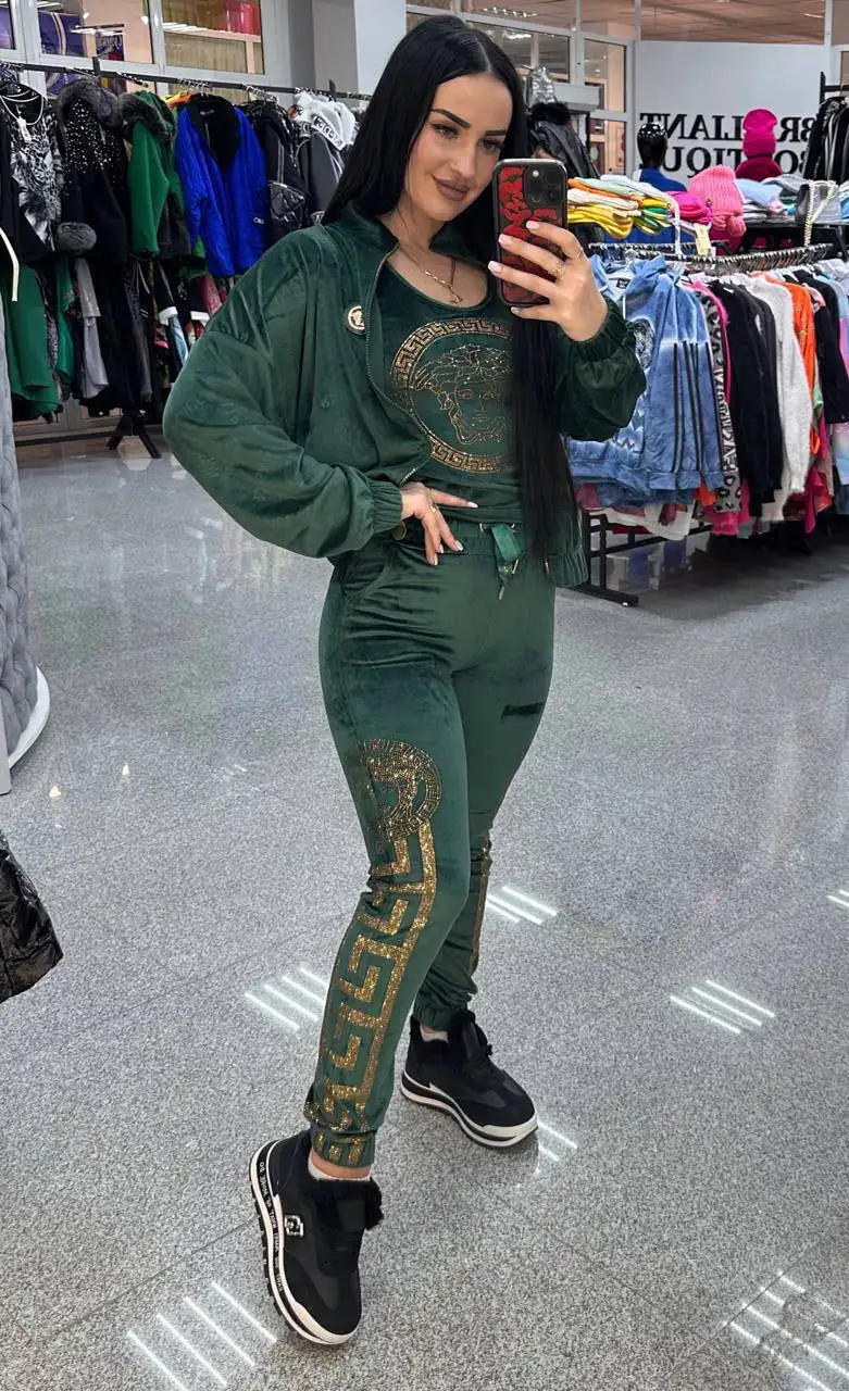 Велюровый костюм тройка, размеры 42-54 - Одежда в Барнаул