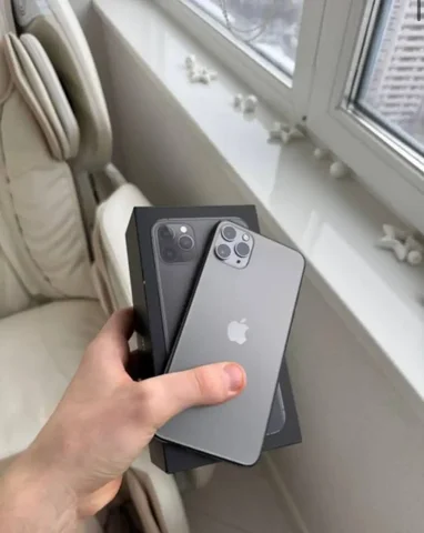 Iphone 11 pro max 512 гб в идеальном состоянии - Носимые устройства в Барнаул