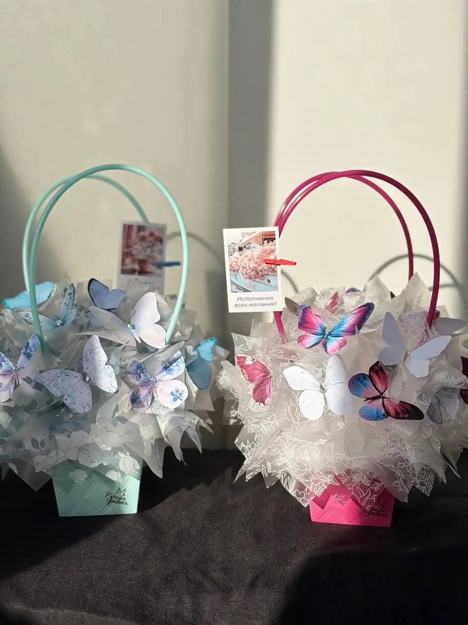 Декоративные букеты из бабочек и наборы с десертами к 8 марта - Барахолка в Барнаул