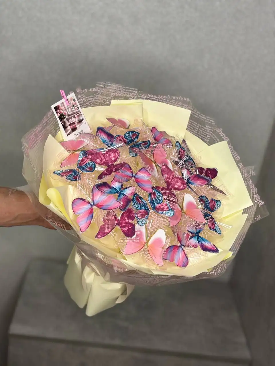 Декоративные букеты из бабочек и наборы с десертами к 8 марта - Барахолка в Барнаул