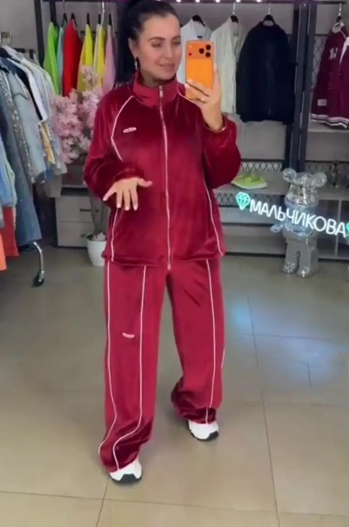 Велюровый костюм двойка, размеры 42-58 - Костюмы (Одежда) в Барнаул