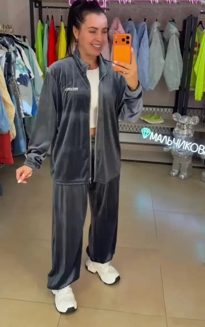 Велюровый костюм двойка, размеры 42-58 - Костюмы (Одежда) в Барнаул