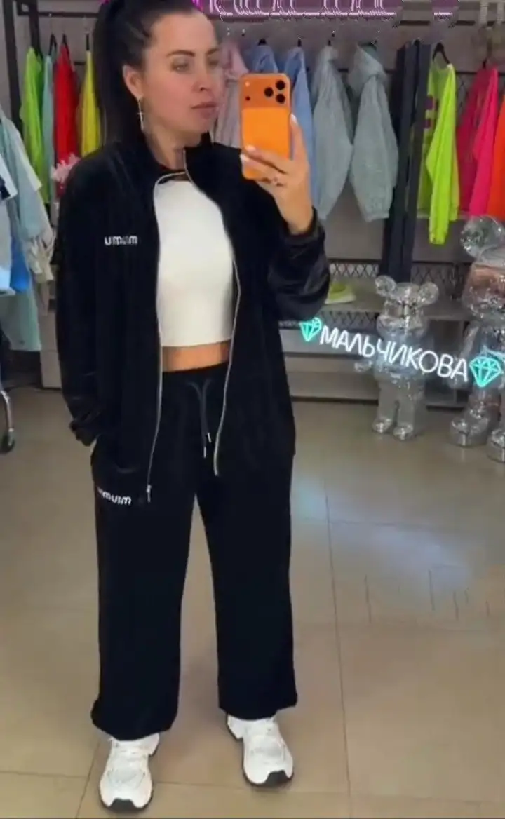 Велюровый костюм двойка, размеры 42-58 - Костюмы (Одежда) в Барнаул