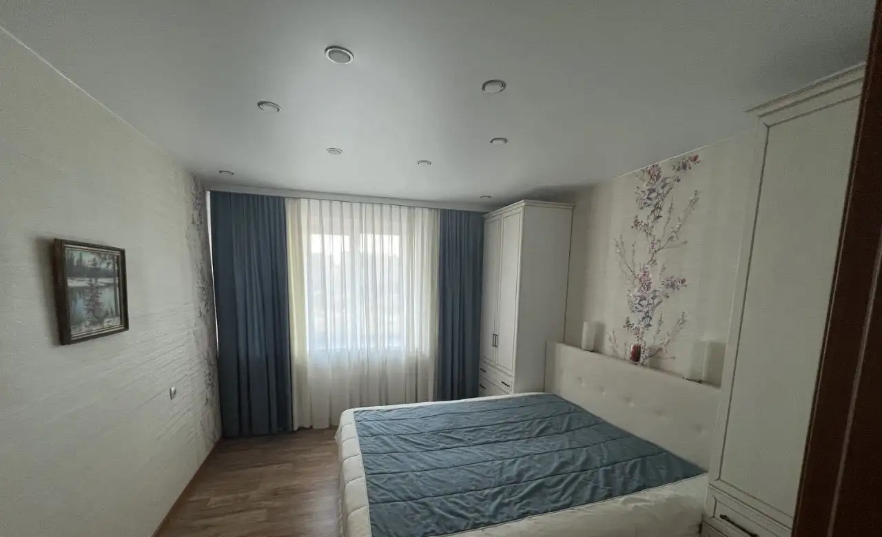 Сдается комната с ремонтом в центре Барнаула - Аренда комнат (Недвижимость) в Барнаул