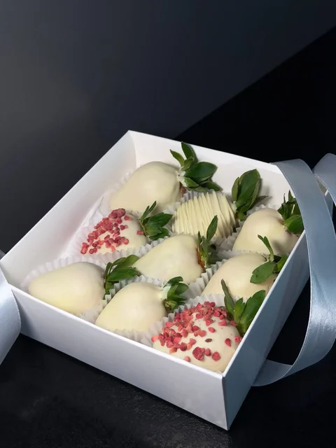 Клубника и бананы в бельгийском шоколаде к 8 Марта - Растения и семена в Барнаул