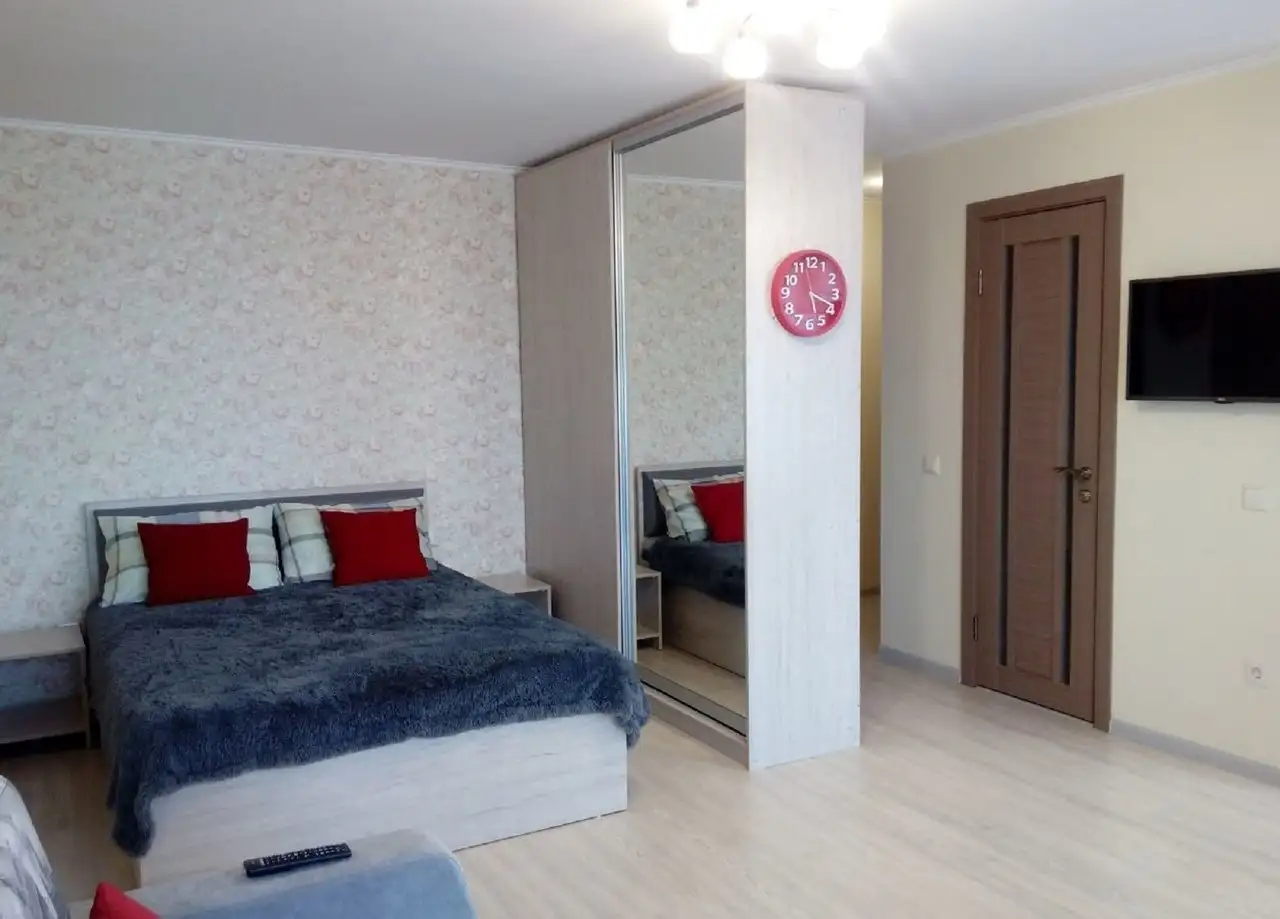 Студия в новом доме с ремонтом и мебелью - Квартиры (Недвижимость) в Барнаул