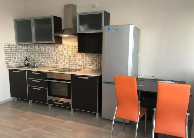 Сдается 2-комнатная квартира в новом доме - Сдам комнату в Барнаул