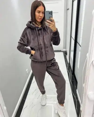 Велюровый костюм двойка, размеры 42-58 - Костюмы (Одежда) в Барнаул