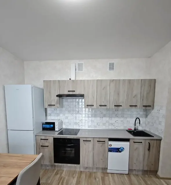 Студия с ремонтом в центре Барнаула - Сдам комнату в Барнаул