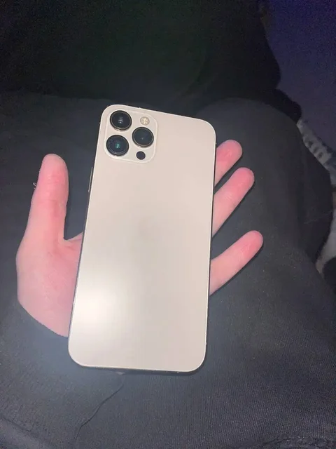 iPhone 12 Pro Max с замененным аккумулятором и дисплеем - Телевизоры в Барнаул