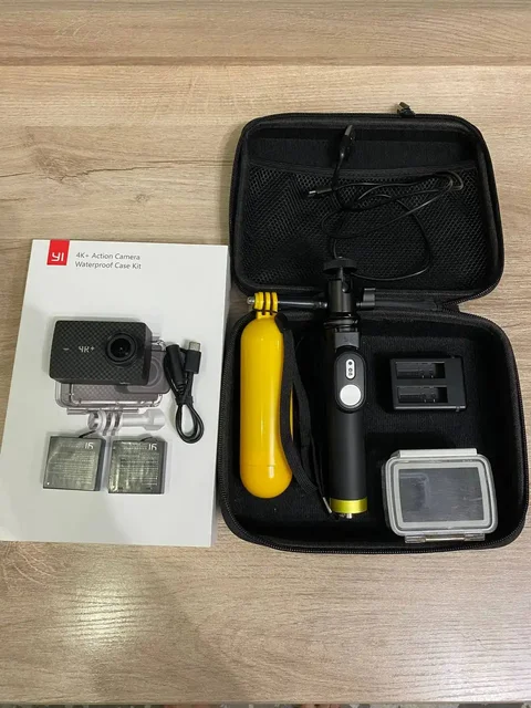 Экшен камера Xiaomi Yi 4k+ с комплектом аксессуаров - Фото- и видеотехника в Барнаул