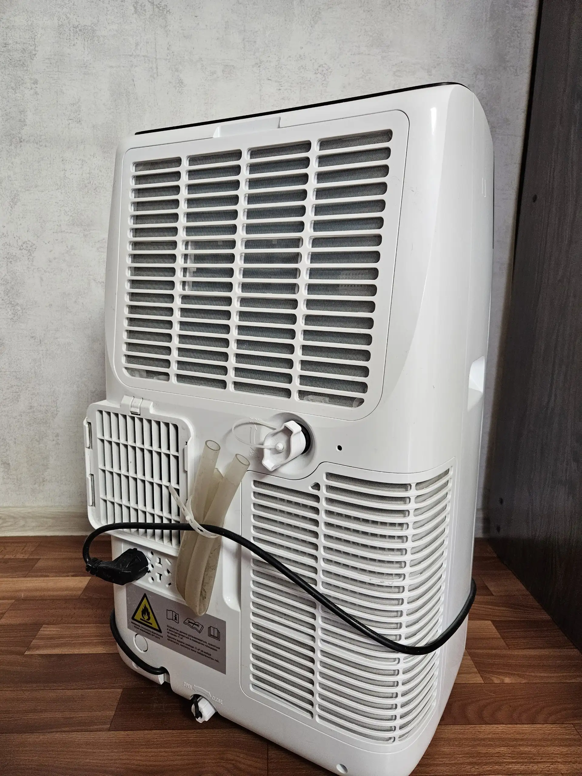 Кондиционер с функцией охлаждения, осушения и вентиляции - Бытовая техника (Электроника) в Барнаул