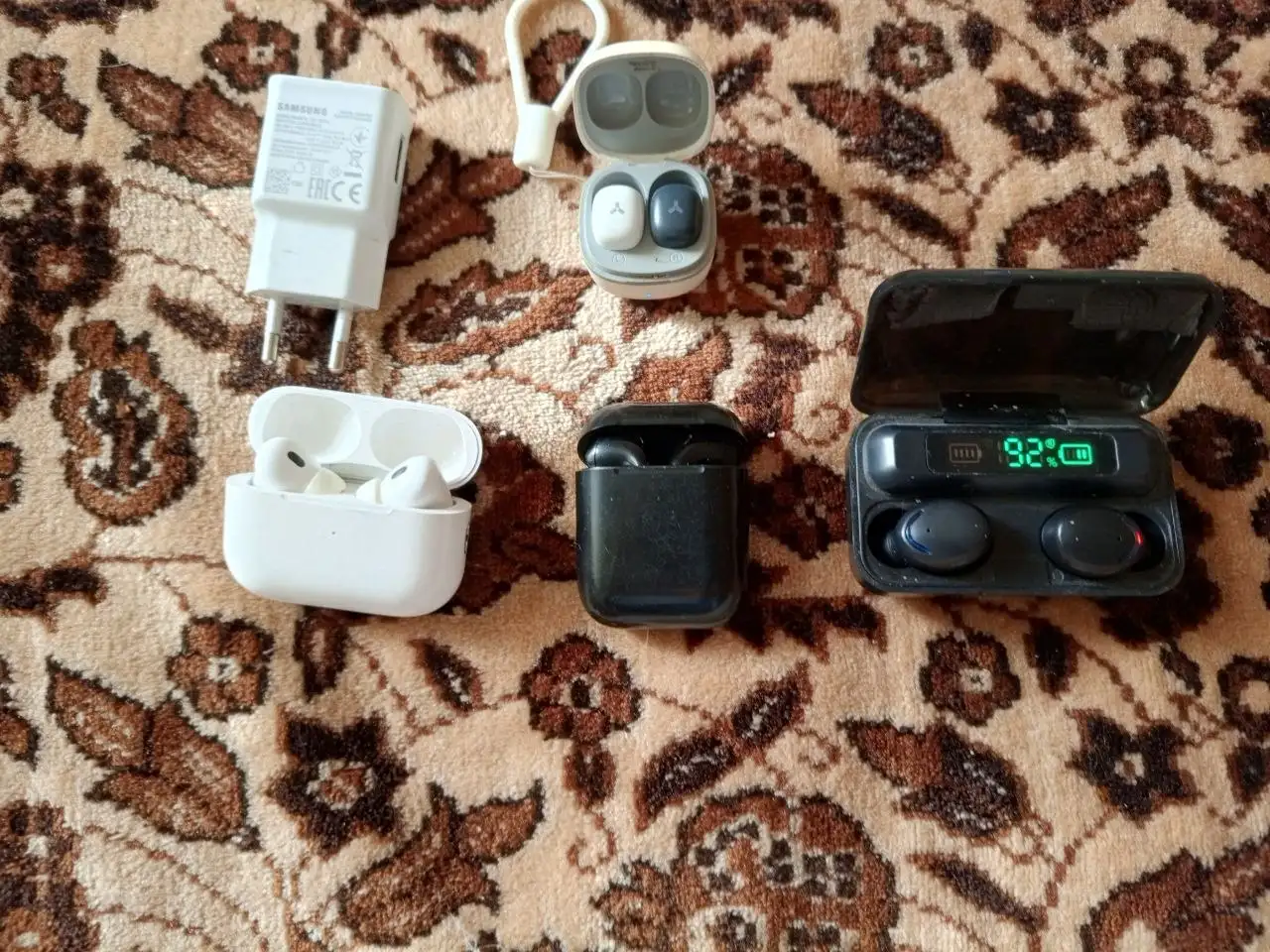 Продажа наушников в рабочем состоянии - Наушники (Барахолка) в Барнаул