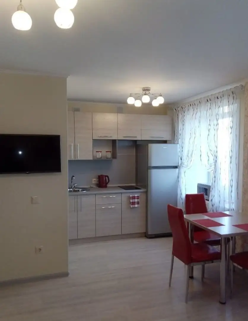 Сдается студия на длительный срок - Квартиры (Недвижимость) в Барнаул