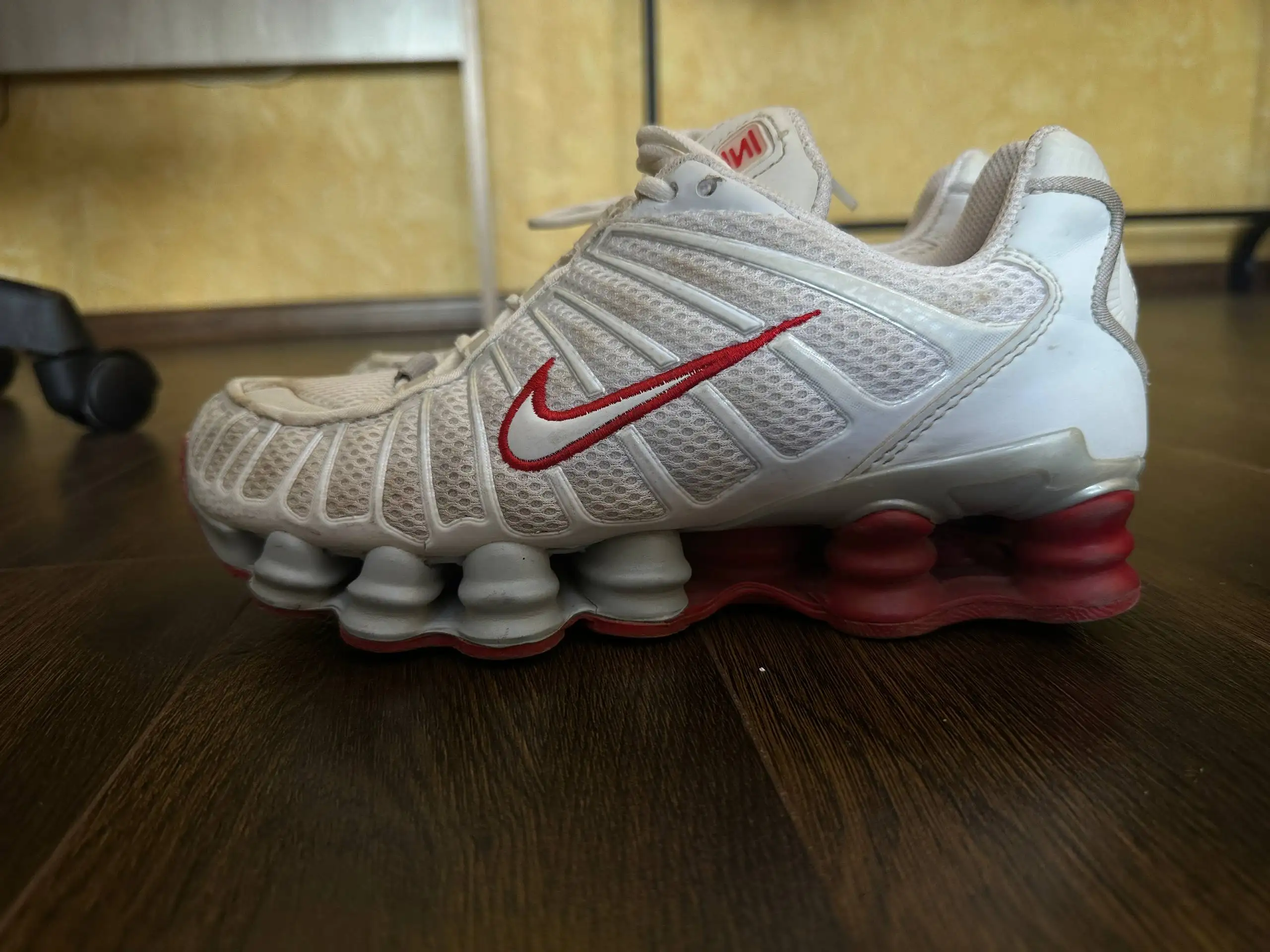 Продам кроссовки - Обувь (Барахолка) в Барнаул