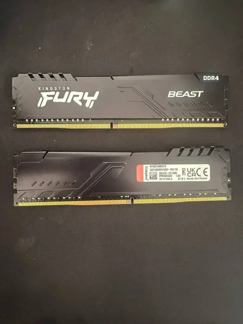 Плашки DDR4 8GB 3200MHz - Компьютеры и комплектующие в Барнаул