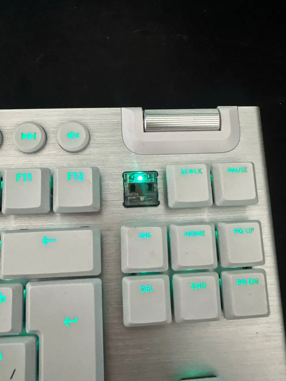 Logitech G915 TKL клавиатура - Электроника в Барнаул