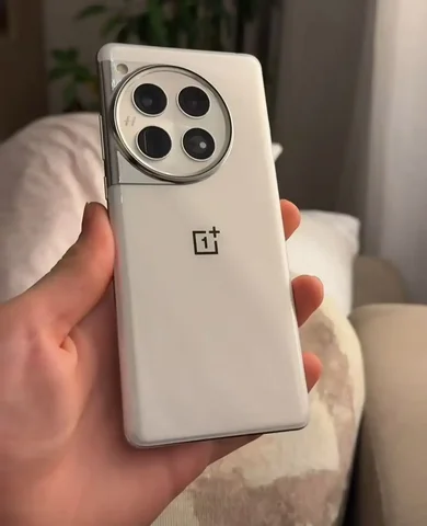 OnePlus 12 в хорошем состоянии с комплетом - Электроника в Барнаул