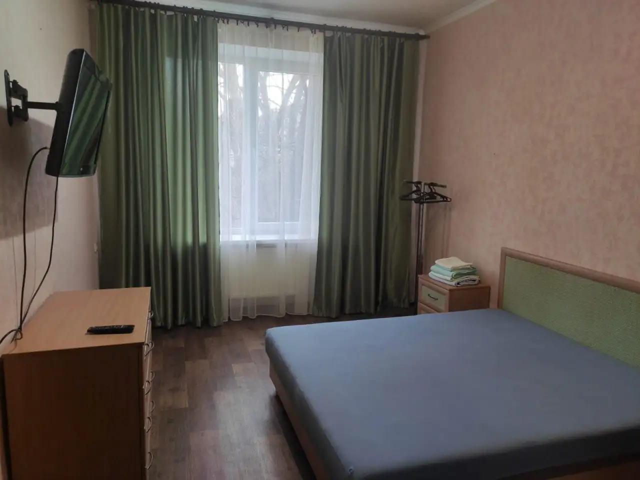Сдам комнату на длительный срок, пр. Космонавтов 37/40 - Комнаты (Недвижимость) в Барнаул