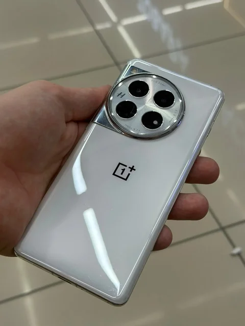 OnePlus 12, обмен на iPhone - Блоки питания в Барнаул