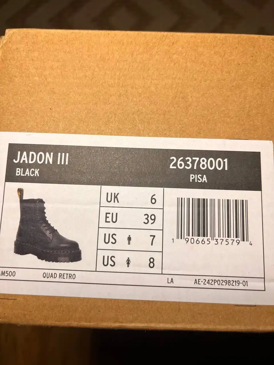 Продам новые ботинки Dr. Martens 39 размера