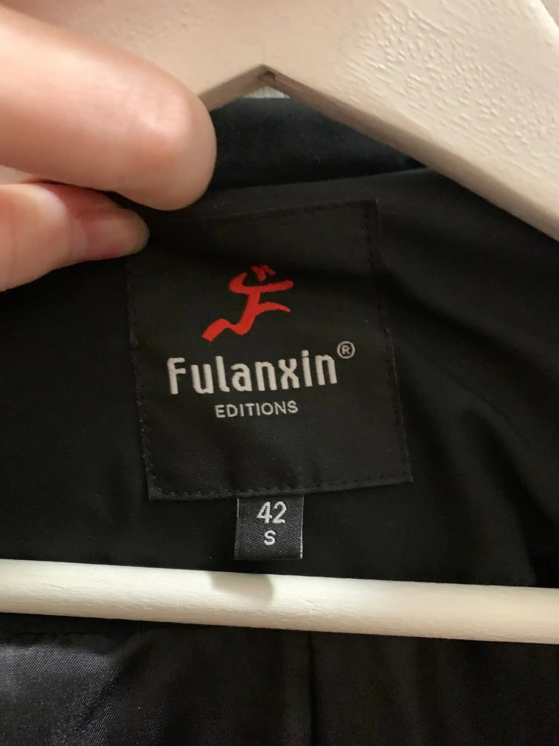 Продам 2 женские куртки