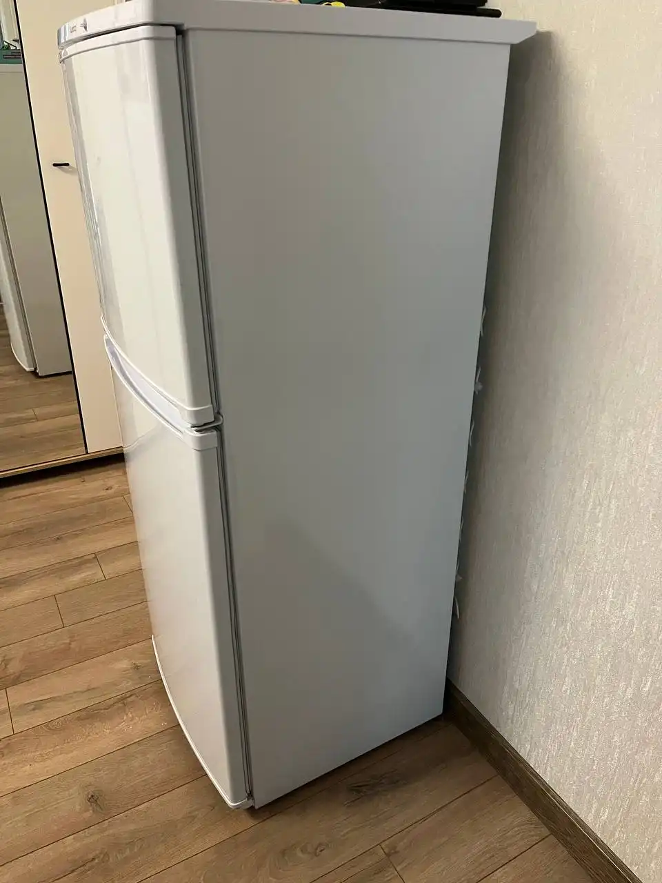 Холодильник б/у в отличном состоянии