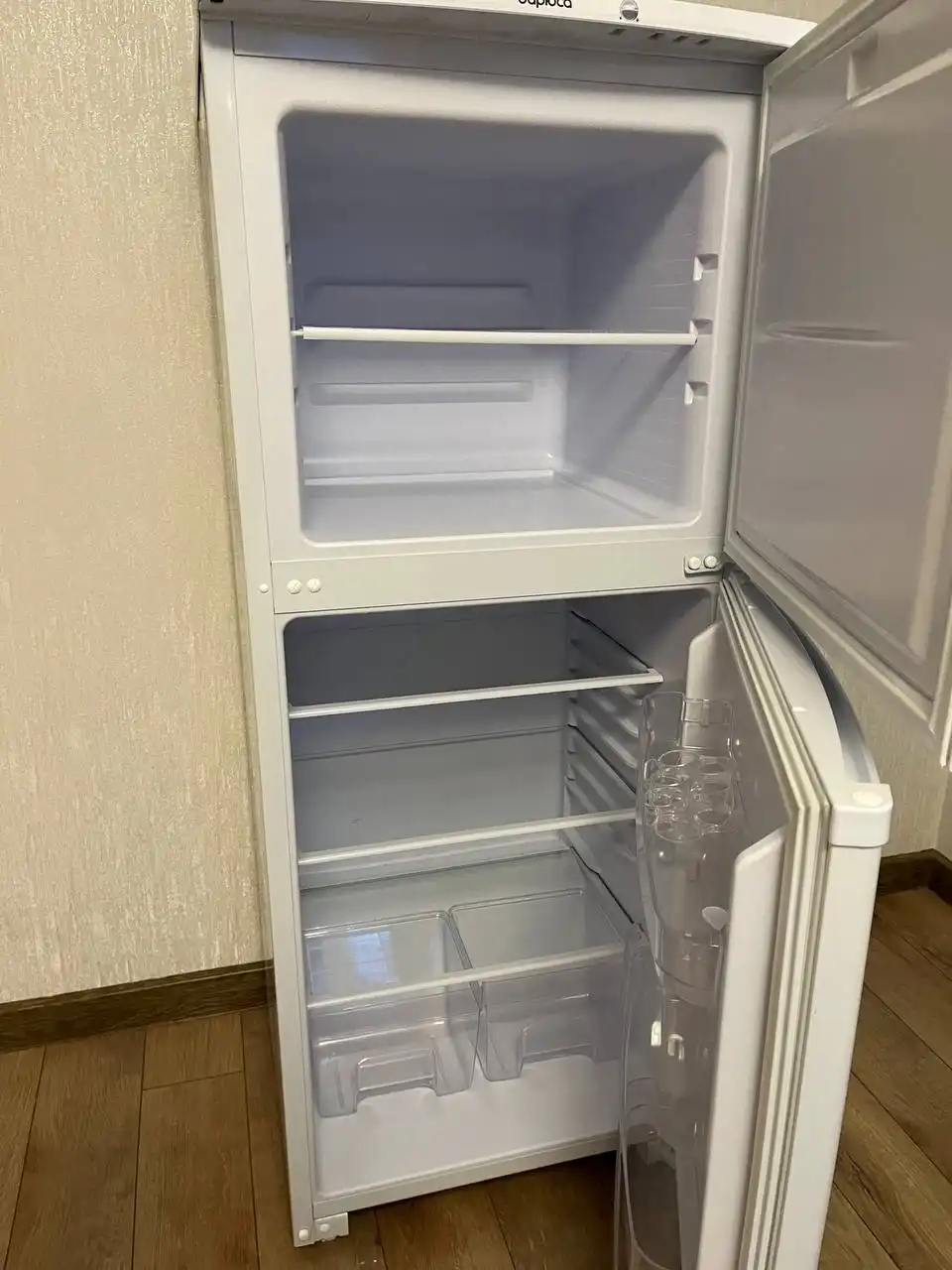 Холодильник б/у в отличном состоянии