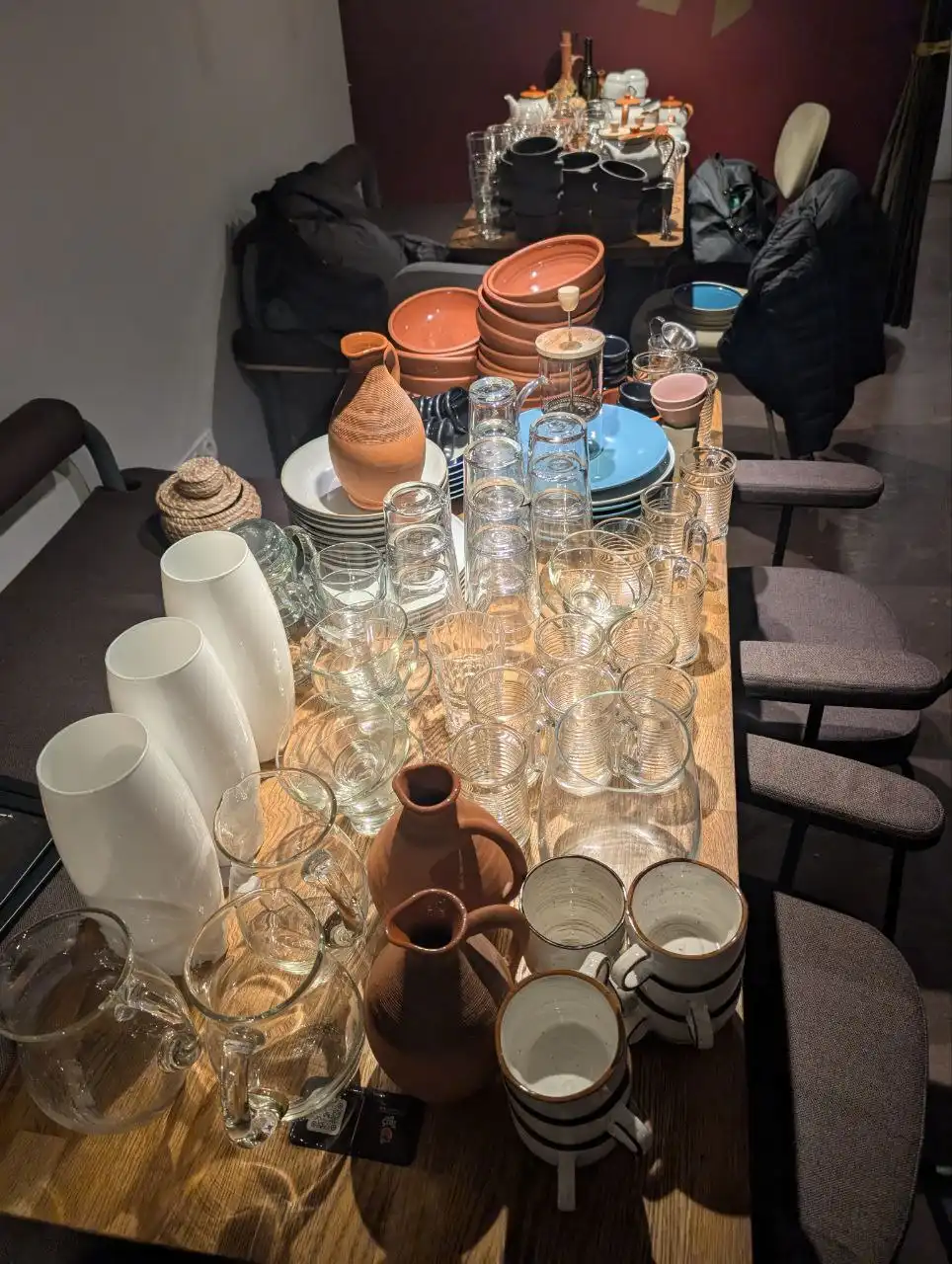 Продажа посуды из керамики, стекла и глины