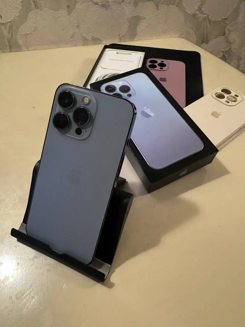 Телефон в идеальном состоянии с аксессуарами