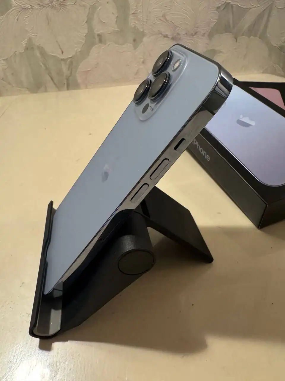 Телефон в идеальном состоянии с аксессуарами