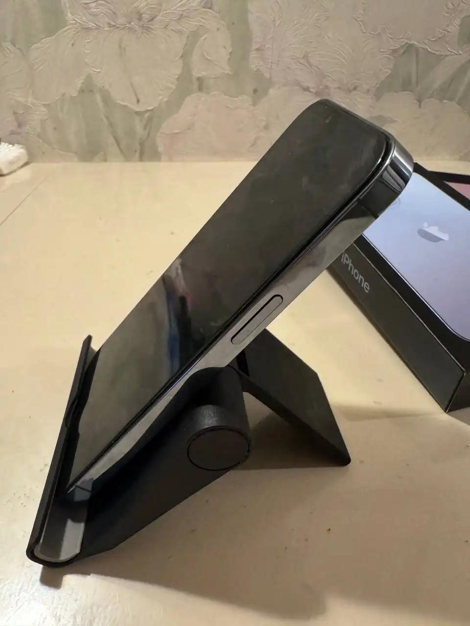 Телефон в идеальном состоянии с аксессуарами