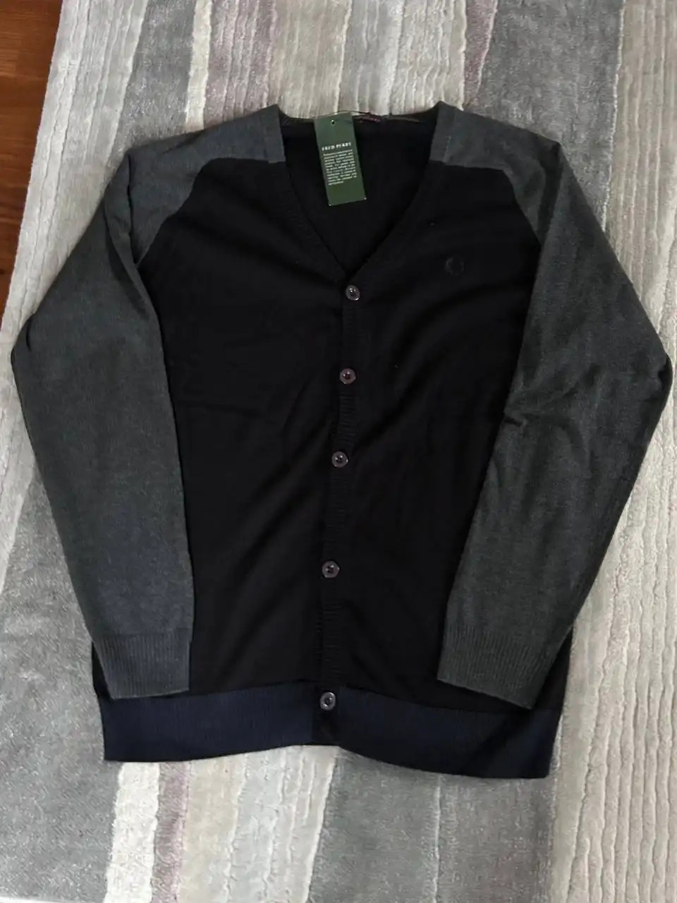 Одежда оптом: свитеры, джинсы, пальто, пуховик