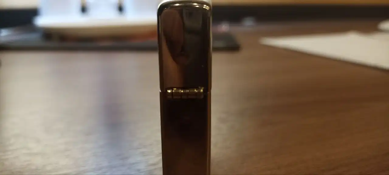 Оригинальная зажигалка Zippa