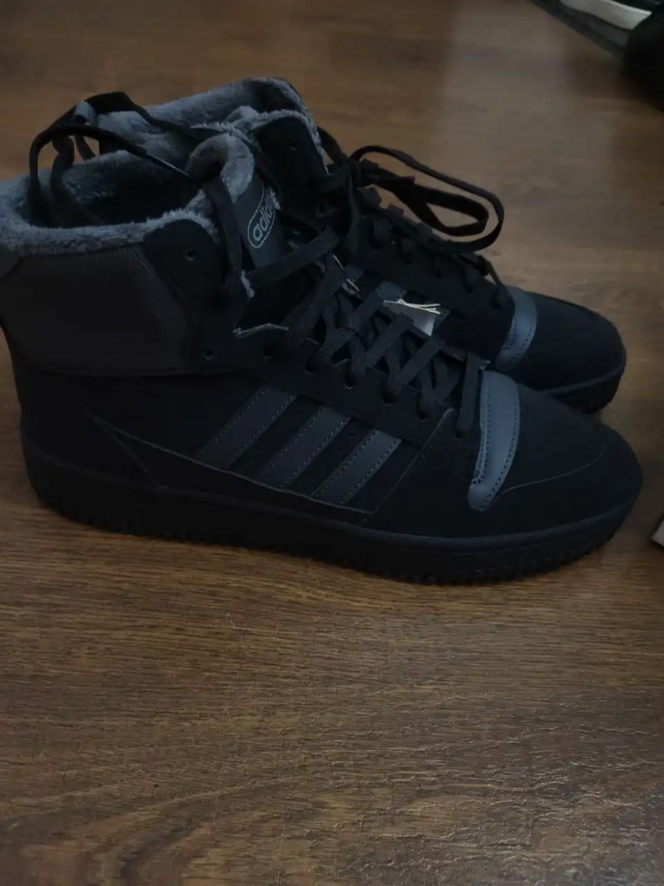 Мужские зимние ботинки Adidas 42,5