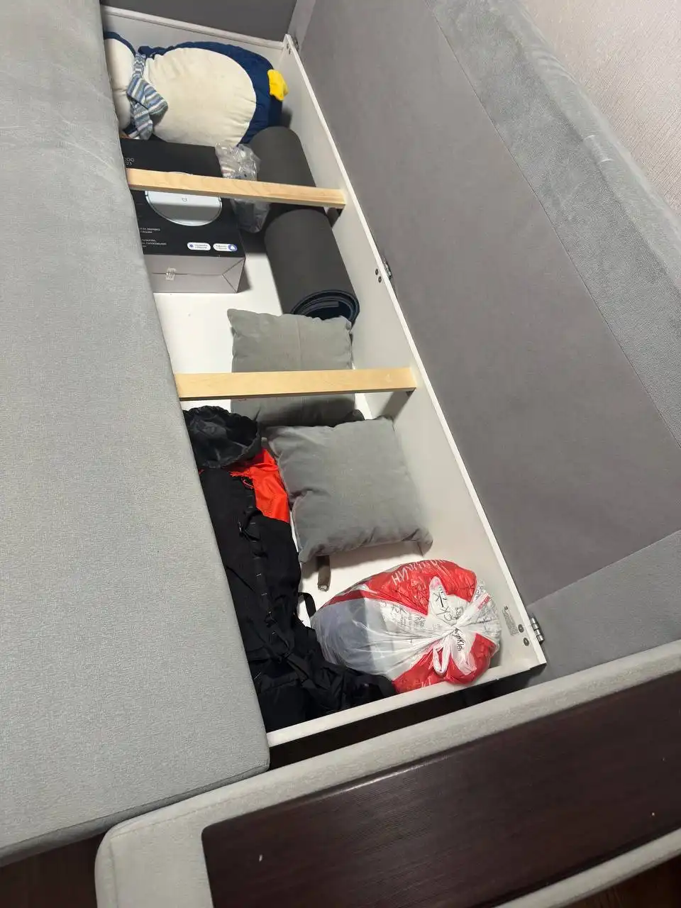 Диван с спальным местом