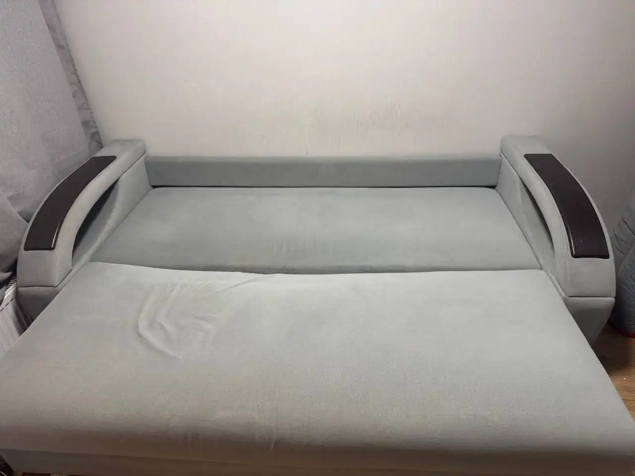 Диван с спальным местом