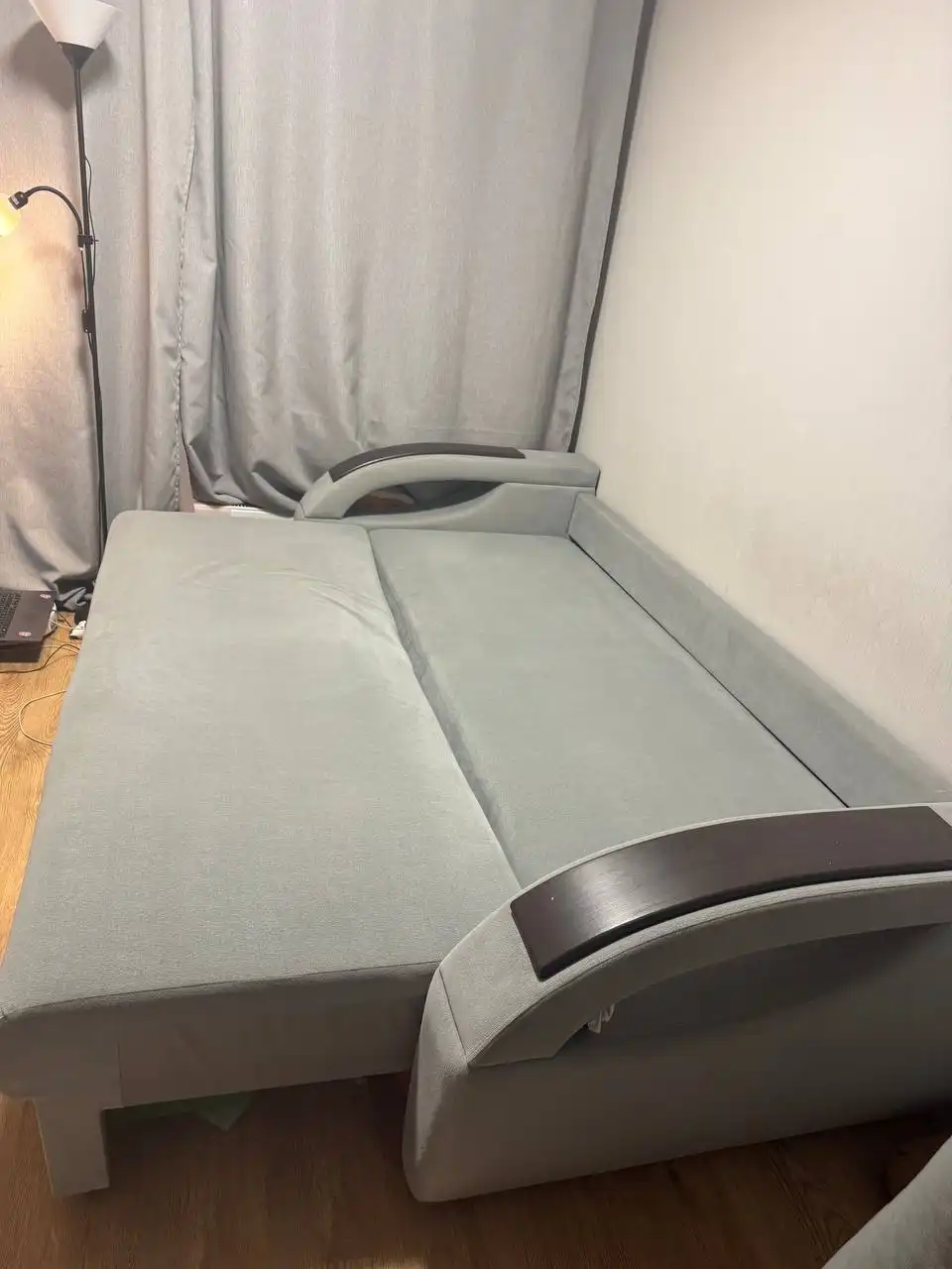 Диван с спальным местом